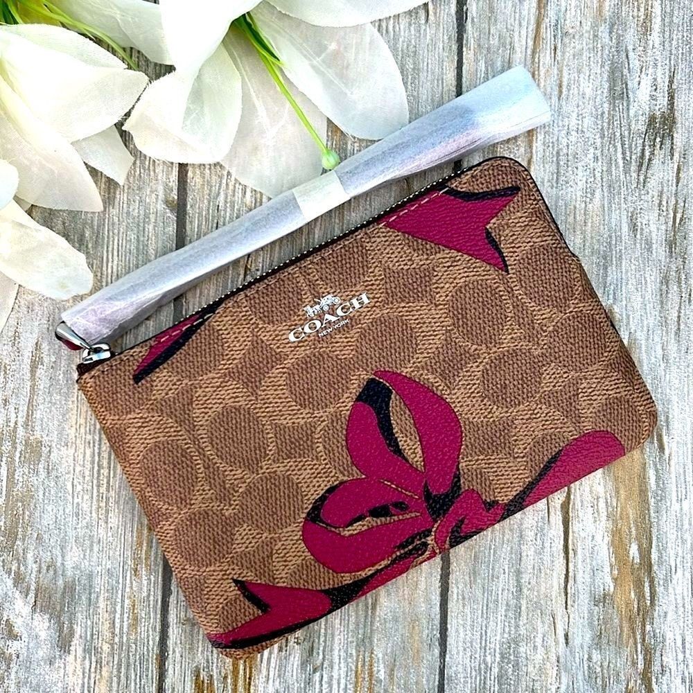 Coach Corner Zip Wristlet In Signature Canvas With Bow Print Bag Wallet Purse